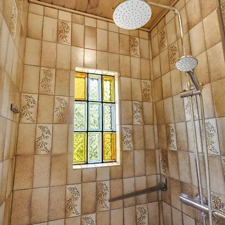펜션 2 Bedroom Cozy In