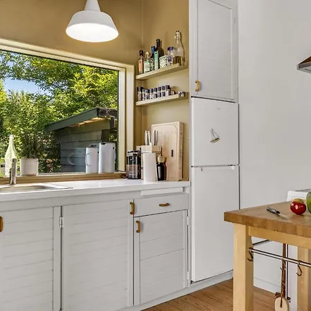 펜션 2 Bedroom Cozy In